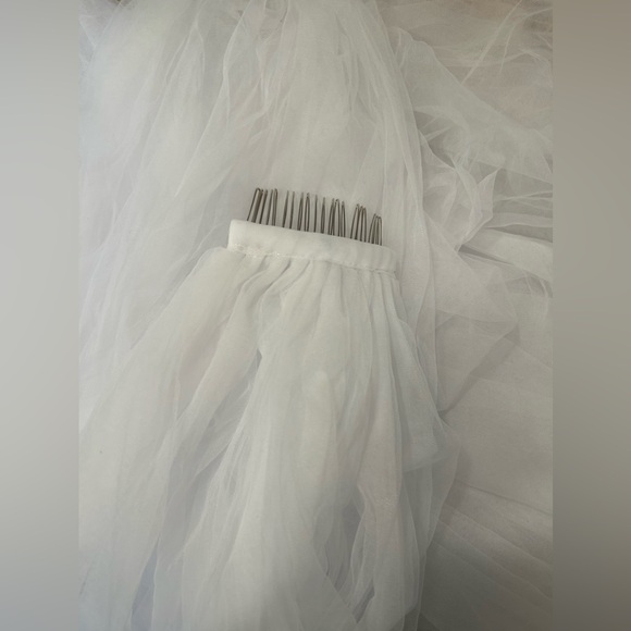 White Wedding Veil - Picture 2 of 2